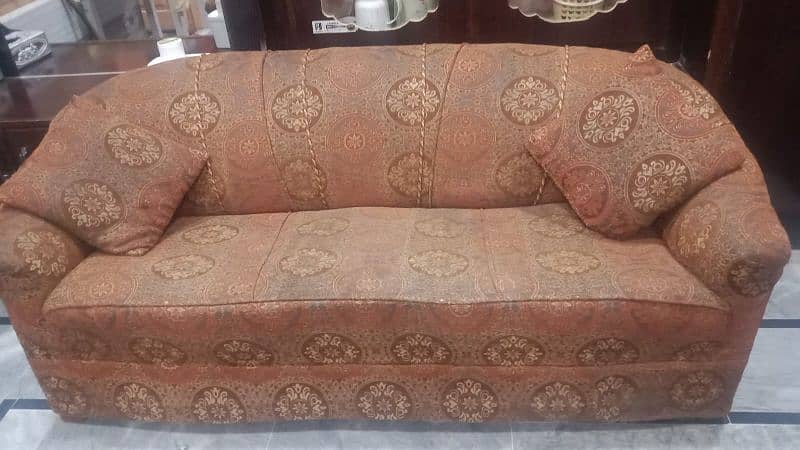 5 Seatr Sofa Set Good Condition. . ,Location Shikarpur City, 0