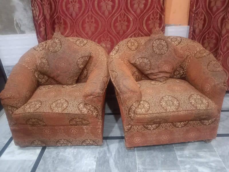 5 Seatr Sofa Set Good Condition. . ,Location Shikarpur City, 2