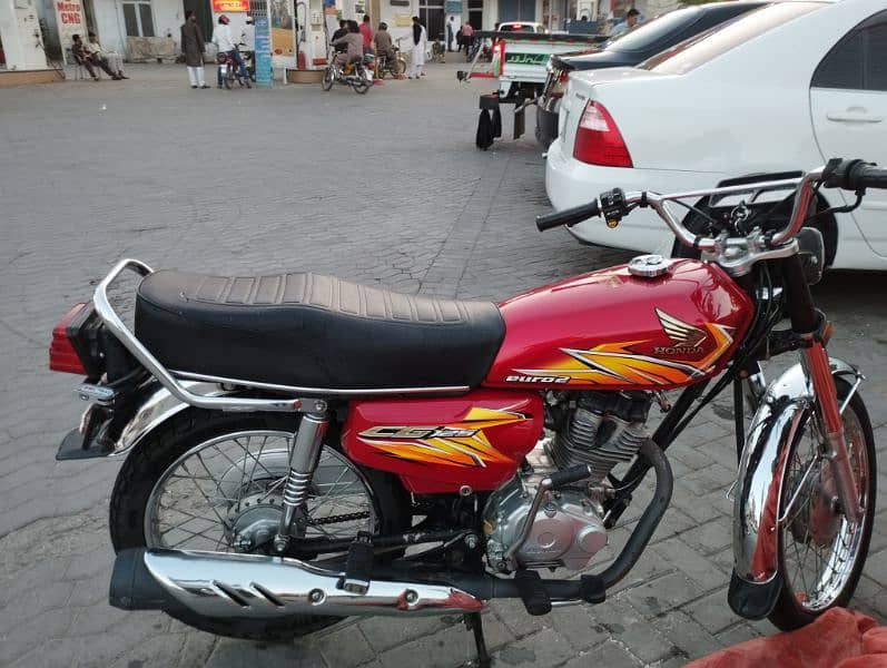 honda 125 is in good condition no any work required first owner bike 2