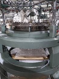 pakistani knitting machine operator 0