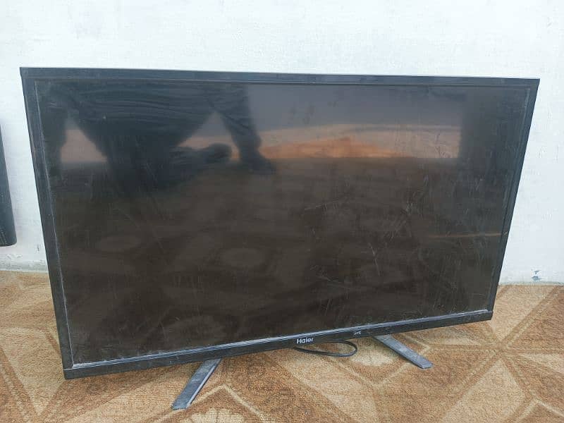 Haier 32 inch LCD 0