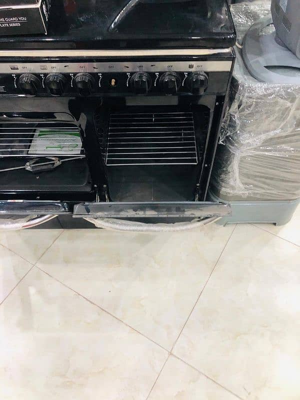 Care Cooking Range With Microwave Oven & Burner 5