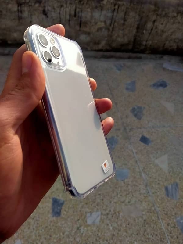 iPhone 11 Pro 512 GB white color PTA Approved 1