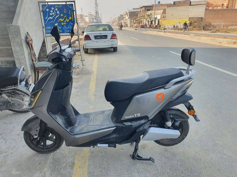 Electric socoty 2024model  yadeaT5 company . 03066236156 rabta num 0