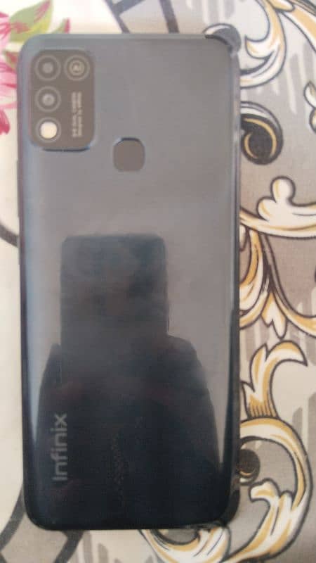 UNBEATABLE DEAL! Like-New Phone for Sale in Infinix! With Box+Charger 2