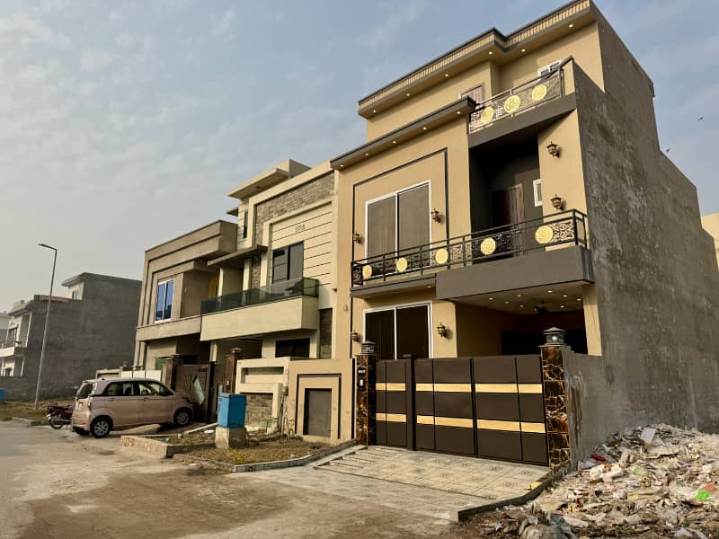 Citi Housing Gujranwala 5 Marla Ultra Modern Classic House Triple Story Design 25