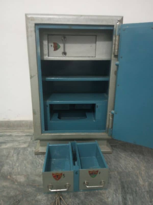 locker safe Tijori ,120 kg weight 4