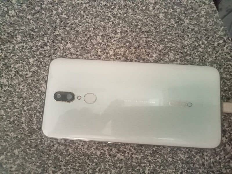 Oppo F11 8/256 0