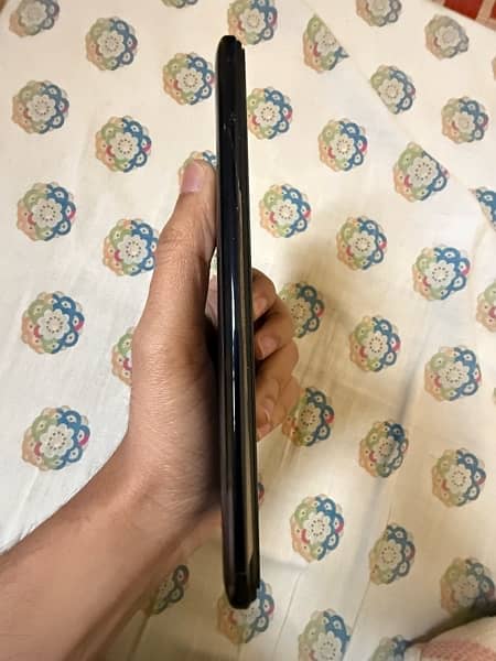 vivo s1 pro 8/128gb. 4