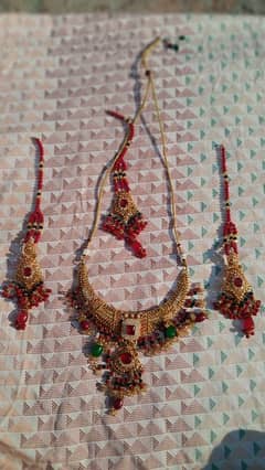 Artificial jewellery