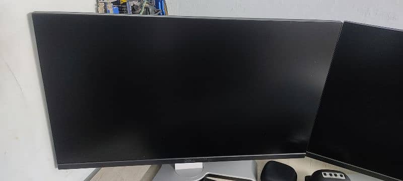 IPS 24 inch LED - DELL - bezel less 3