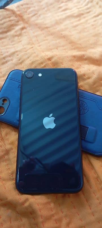 Rs. 40000 iPhone SE 2022 3rd gen non pta 0