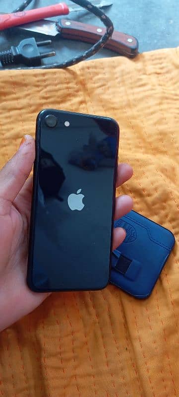 Rs. 40000 iPhone SE 2022 3rd gen non pta 3