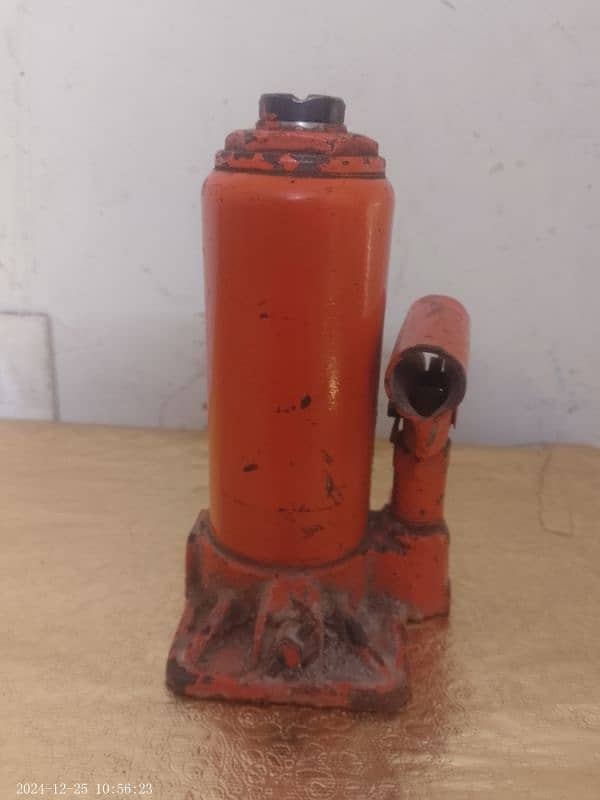 hydraulic jack 2