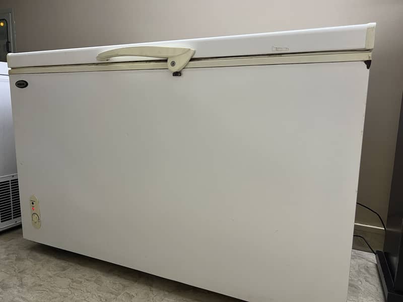 WAVES FULL SIZE DEEP FREEZER FOR SALE 0