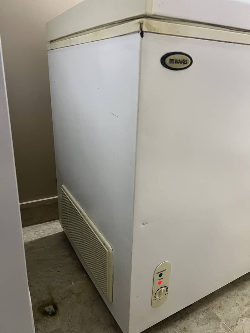 WAVES FULL SIZE DEEP FREEZER FOR SALE 3