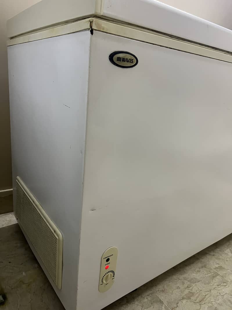 WAVES FULL SIZE DEEP FREEZER FOR SALE 4