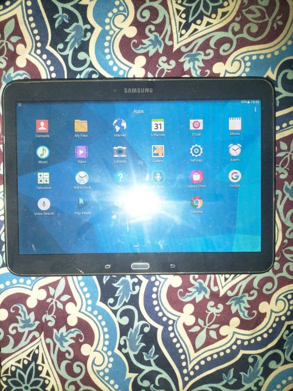 Samsung Galaxy S4 tablet 2 ,16 gb,with extended able memory card 0