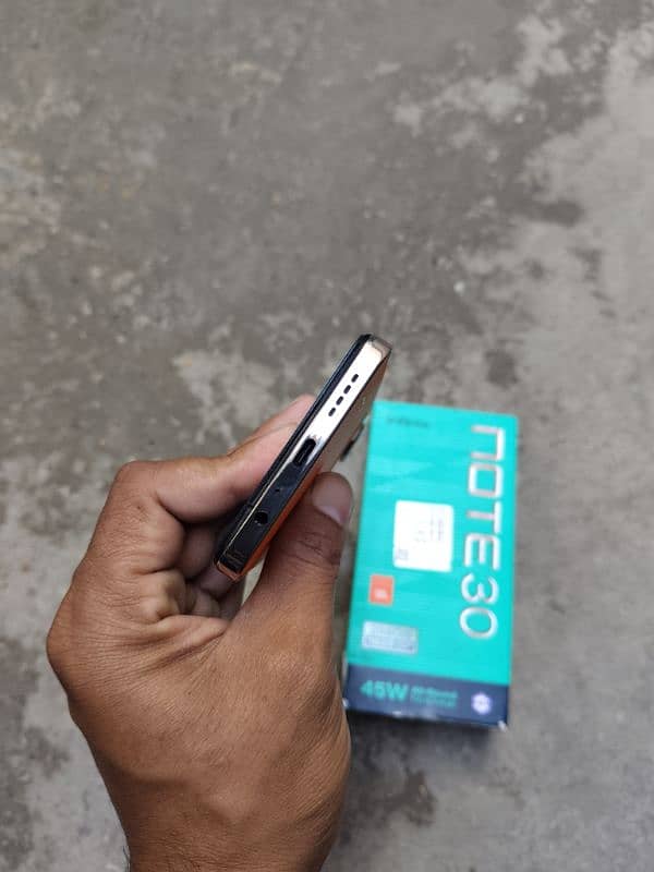 infinix Note 30 with Box 16/256 7