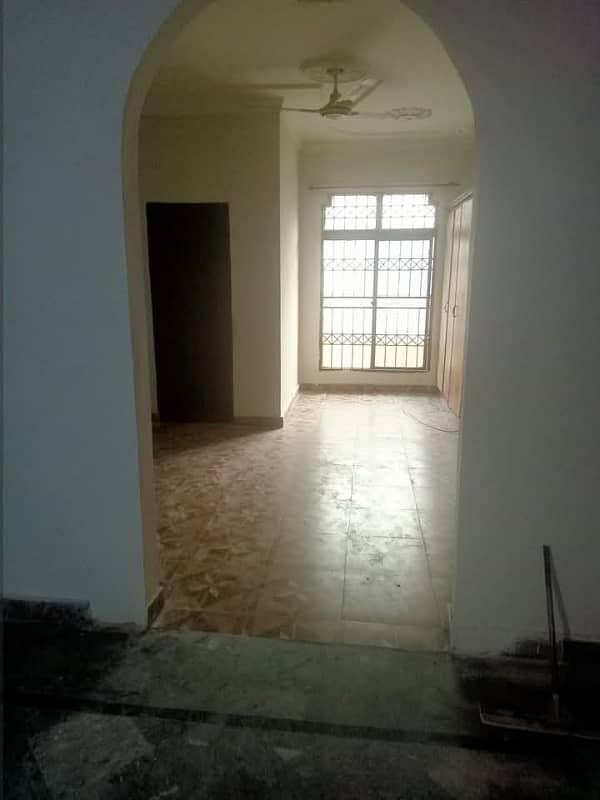 8 Marla Uper Portion Rent In Johar Town For Family & Silent office 12