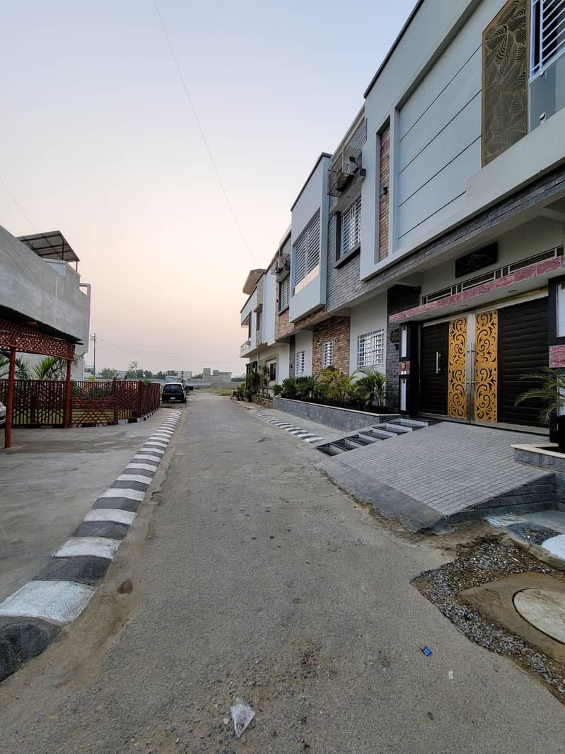 In Saadi Garden - Block 5 House For sale Sized 120 Square Yards 5