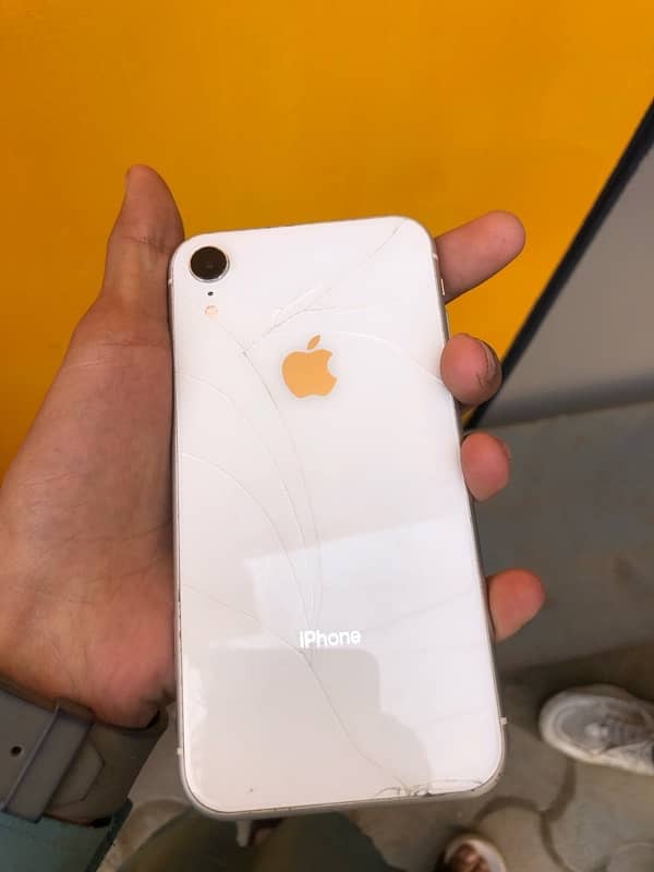 i am selling i phone xr non pta 1