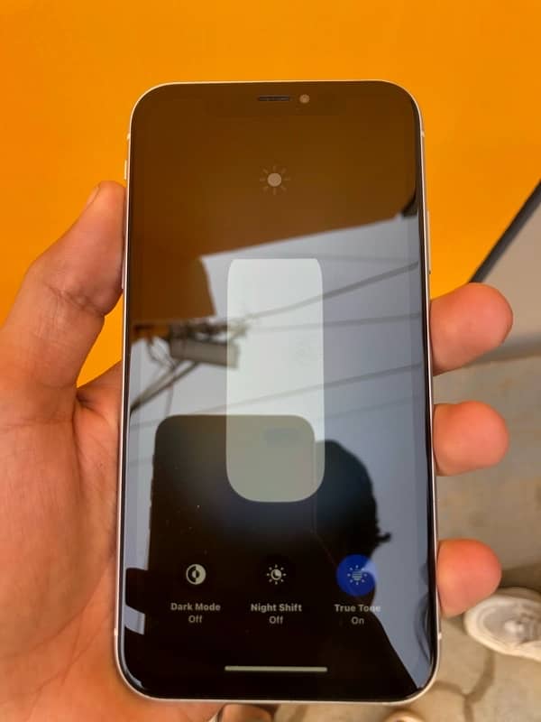 i am selling i phone xr non pta 2