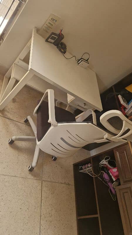 office/Study  table and chair 0