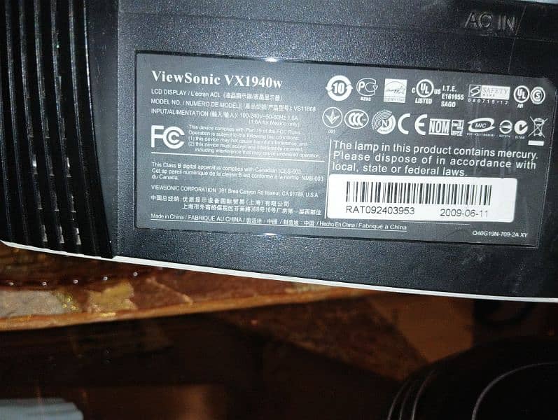 ViewSonic 19" LCD 1