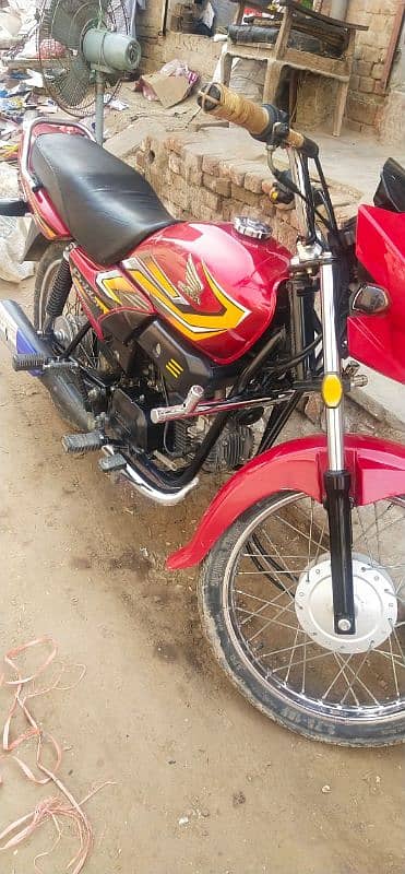 Honda pridor 2022 model good condition ha 3