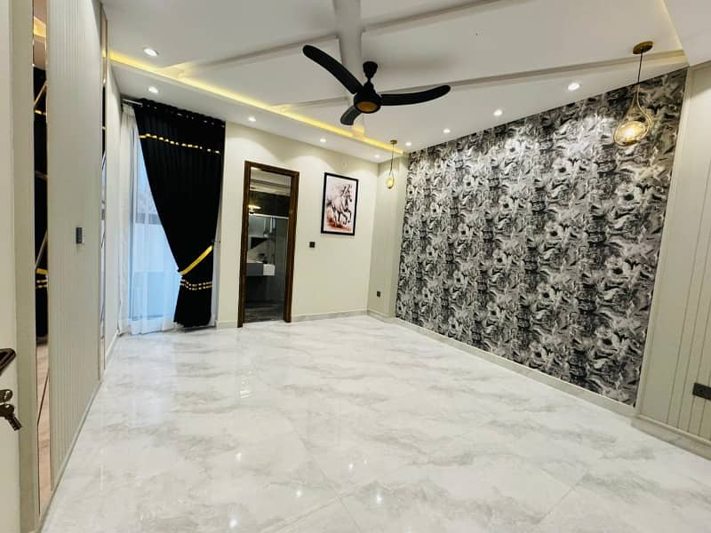 10 MARLA BEAUTIFUL HOUSE FOR SALE IN QUAID BLOCK SECTOR F BAHRIA TOWN LAHORE 20