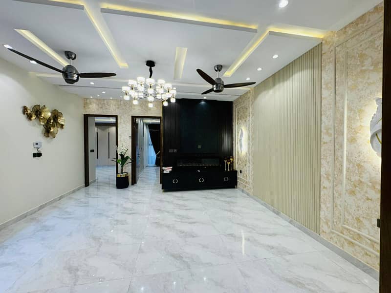 10 MARLA BEAUTIFUL HOUSE FOR SALE IN QUAID BLOCK SECTOR F BAHRIA TOWN LAHORE 27