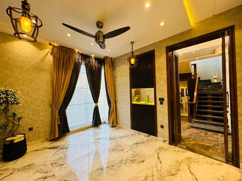 10 MARLA BEAUTIFUL HOUSE FOR SALE IN QUAID BLOCK SECTOR F BAHRIA TOWN LAHORE 28