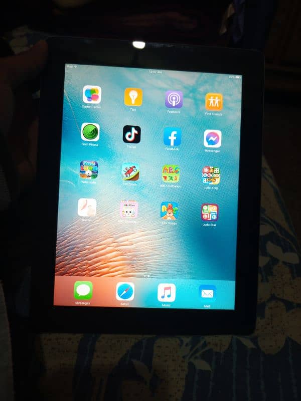 I Pad 2. . . . 32 GB 2