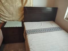 Single Bed With Sitee Available For Sale In Good Condition