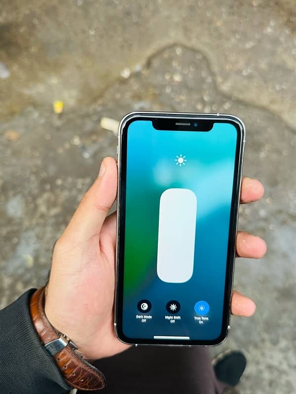 IPhone XR NON PTA 5