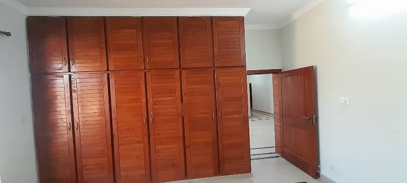 Idyllic Upper Portion Available In G-13/3 For rent 3