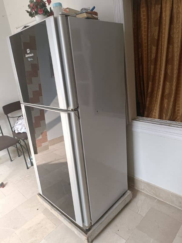 Dawlance full size fridge good working 3