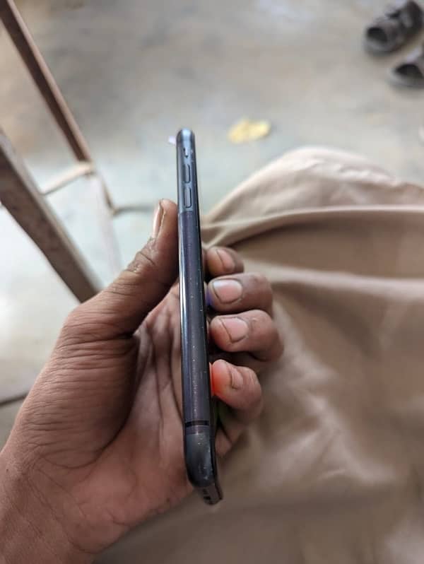 Iphone 11  jv chale ge exchange possible 9