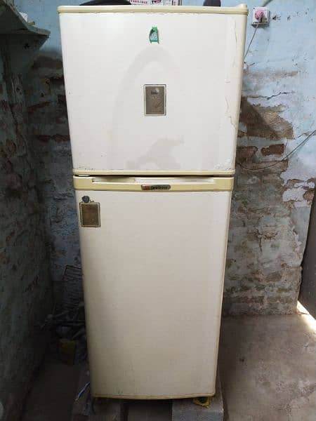 Dawlance fridge medium size 0