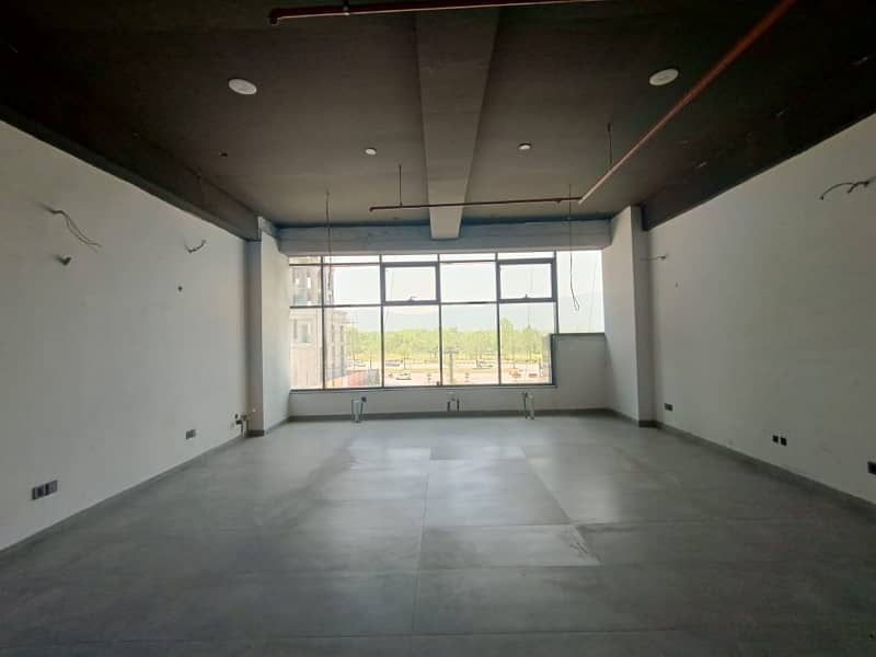 1672 Square Feet Commercial Space For Office Available On Rent At Prime Location Of New Blue Area 8