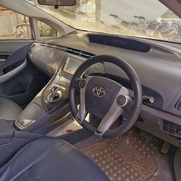 Toyota Prius 2012 1