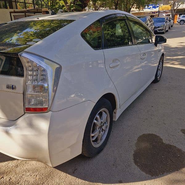 Toyota Prius 2012 3