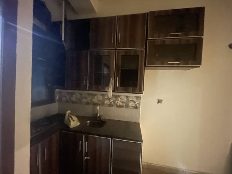 4 marla flat for rent near to emporium mall 5