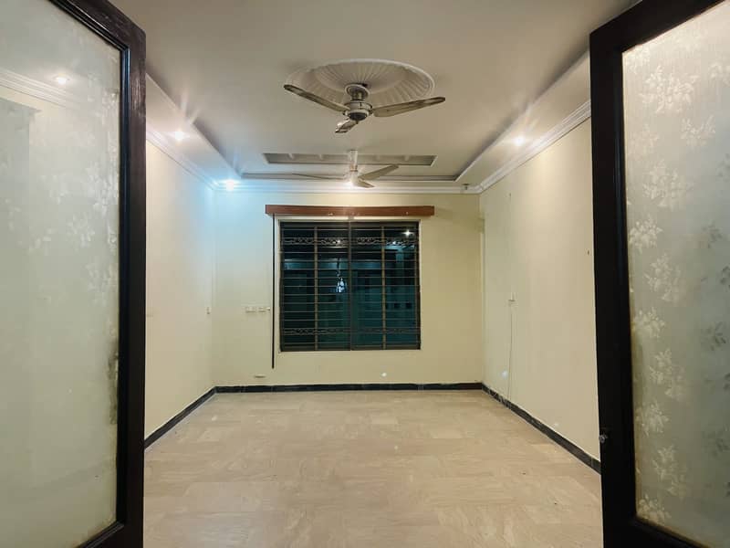 14 Marla Lower Portion Rent Near To G1 Market 0