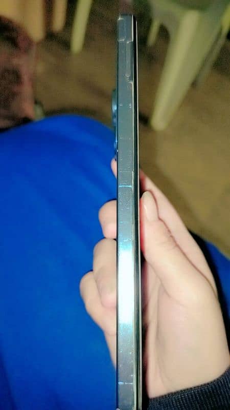 infinix hot 40 pro 8/256 with box and charger 6