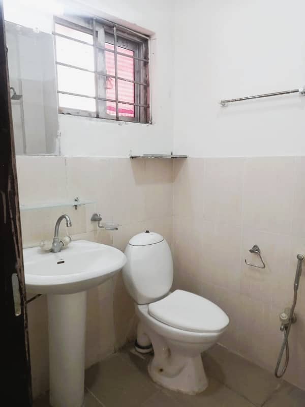 2 bed room non-furnished apartment in Askari 11 sector c 1