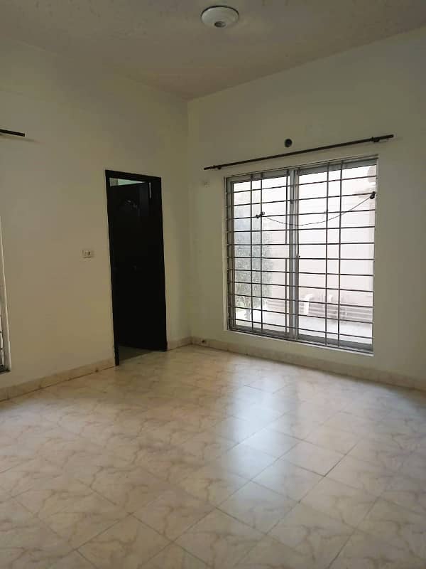 2 bed room non-furnished apartment in Askari 11 sector c 4