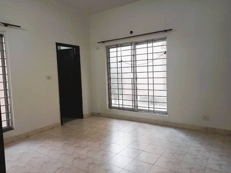 2 bed room non-furnished apartment in Askari 11 sector c 5