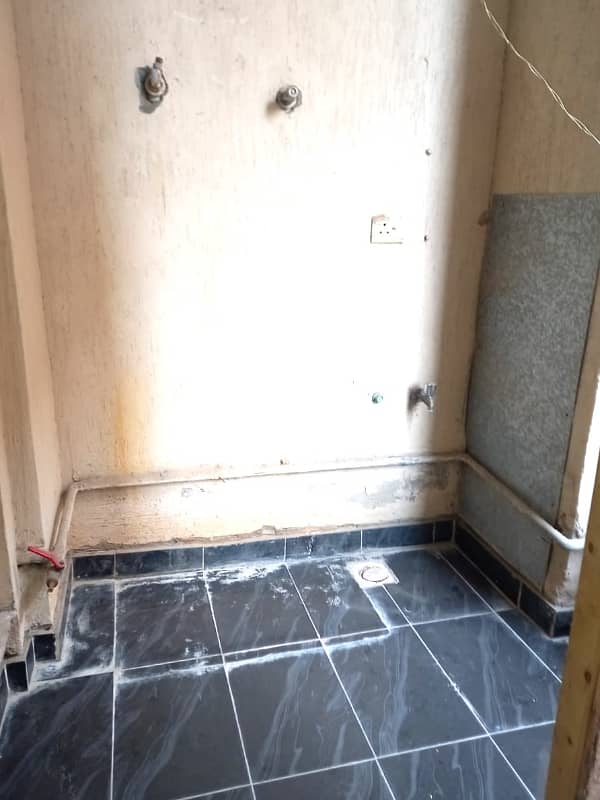 2 bed room non-furnished apartment in Askari 11 sector c 9